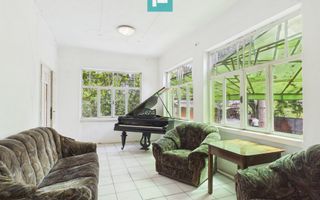 Casă cu 4 camere și teren de 4227mp în Curtici - Poză 3