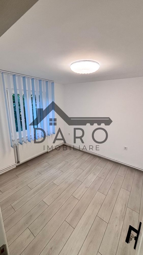 Vand apartament cu 3 camere - Poză 7