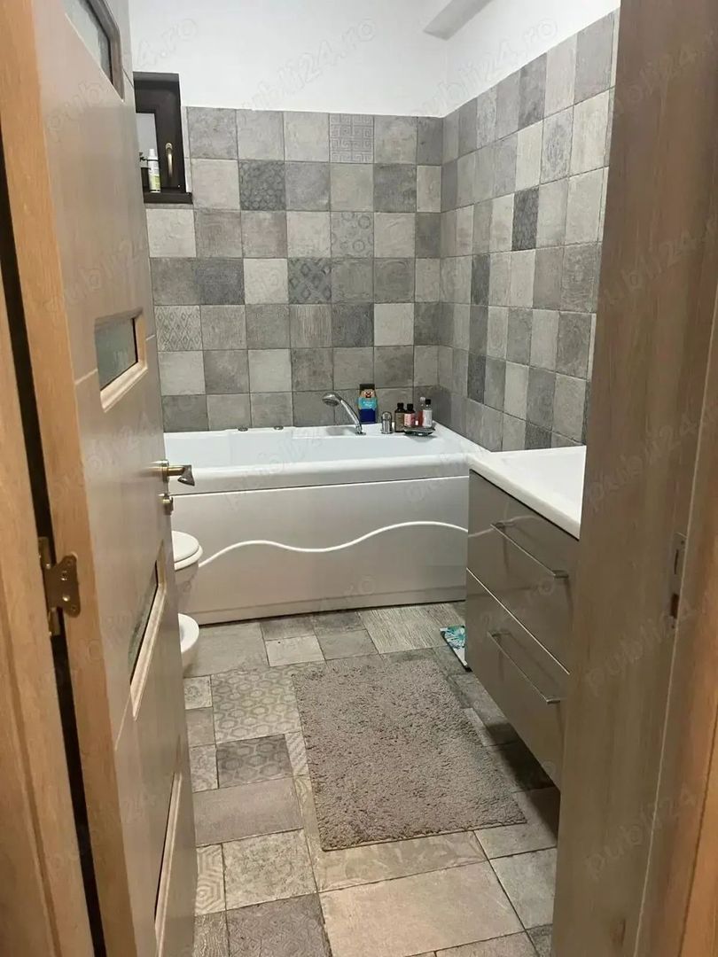 CASA DE VANZARE - ZONA NORD - PUNCT DE REPER LIVADA - Poză 10