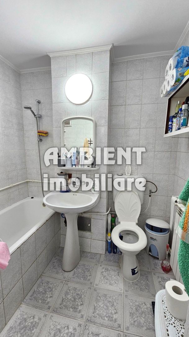 Apartament cu 2 camere, etaj 3,  zona Ultracentral; - Poză 3