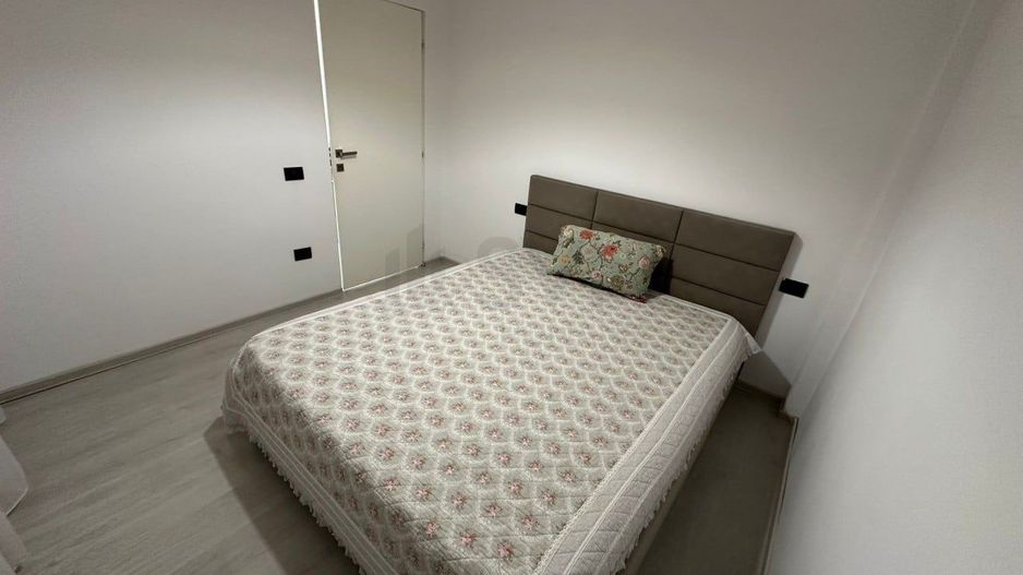 REA1027688 Apartament 2 camere de vanzare renovat si mobilat cu loc de parcare A - Poză 10