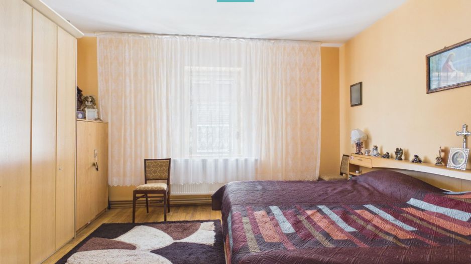 Casă cu 4 camere și teren de 1.910 mp în Macea - Poză 11
