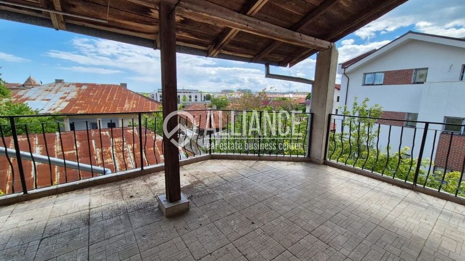 TECHIRGHIOL (COD 02)-  Vilă 10 camere ultracentrala - Poză 9