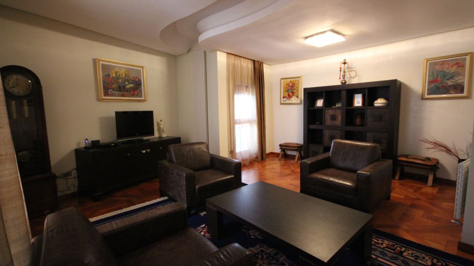 Casa pretabila birouri, camin de batrani - Poză 59