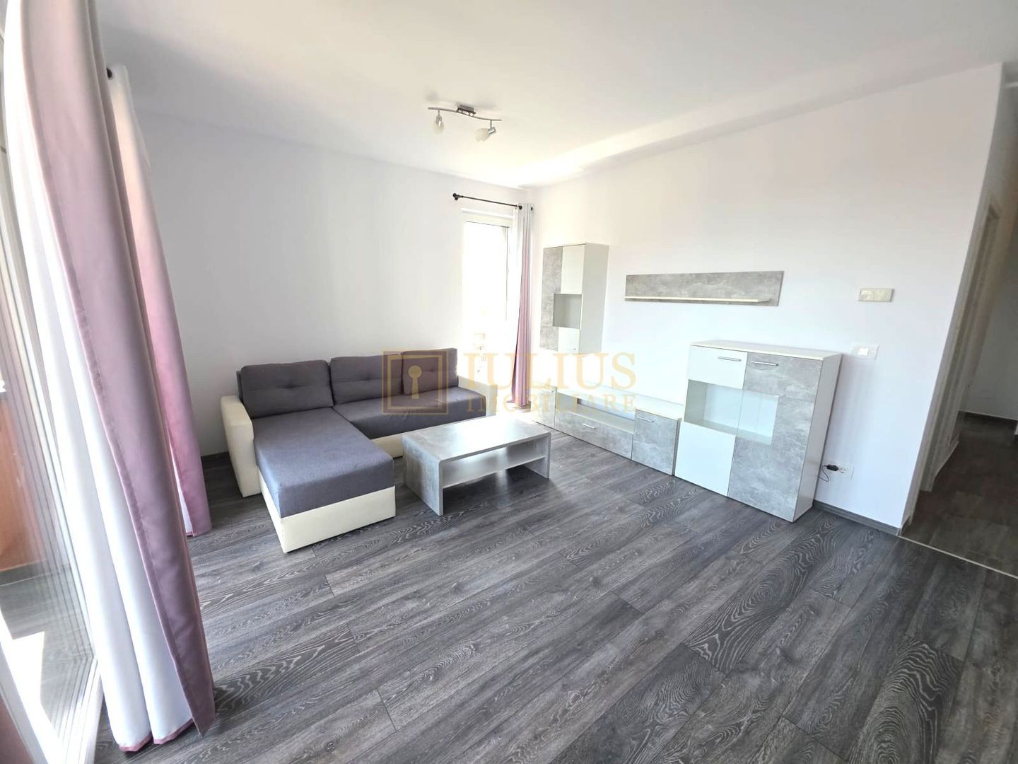 Apartament in Complexul Iris- Torontalului, loc de parcare subteran - Poză 3