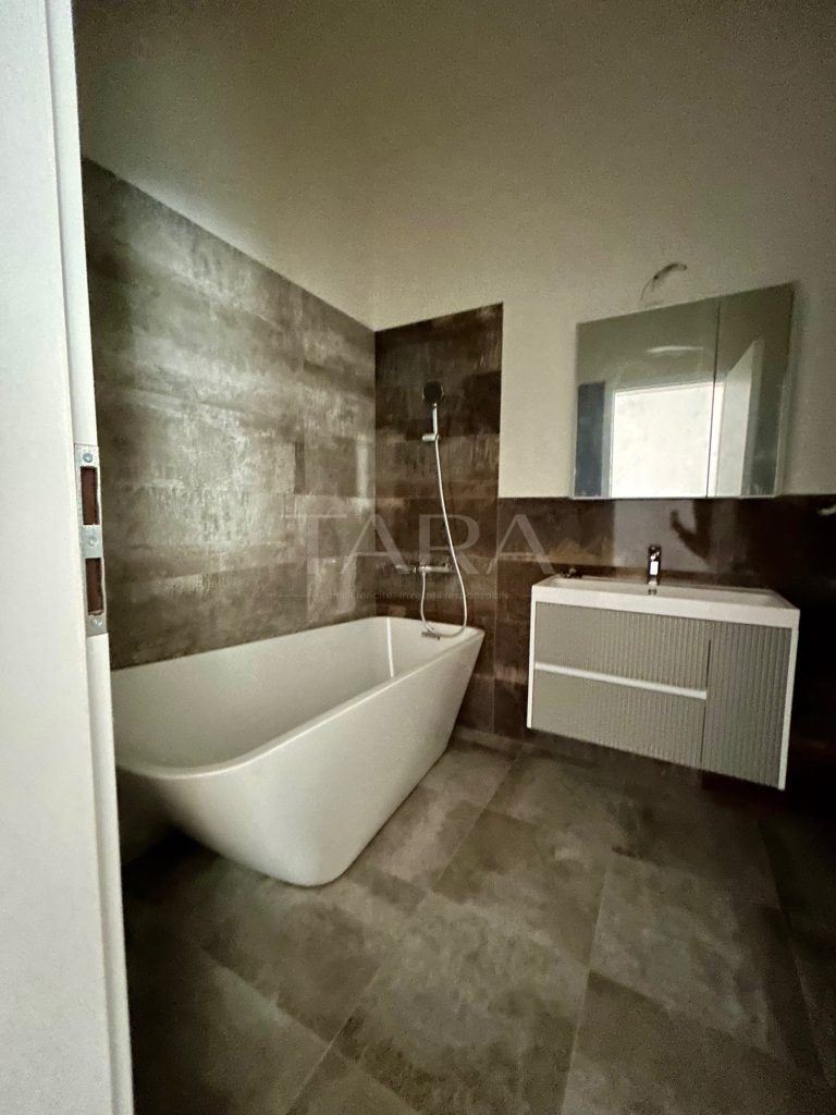 Apartament spațios cu 3 camere la parter înalt în zona Poligon Floreșt - Poză 10