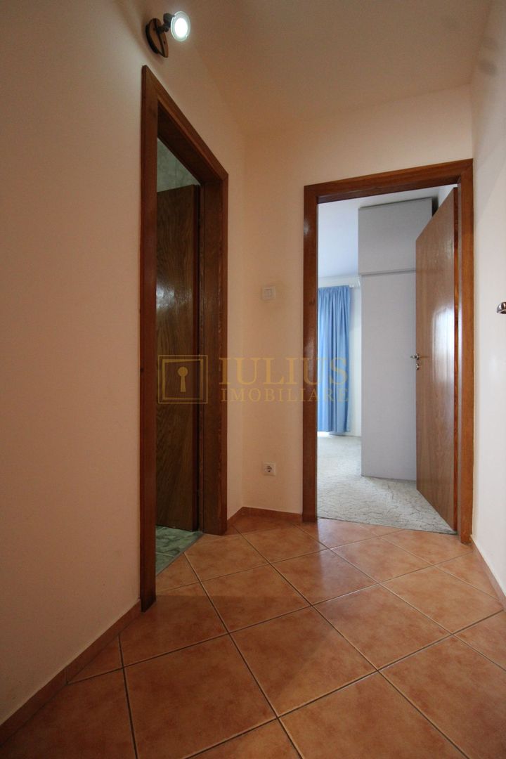 Decomandat, centrala proprie, zona Lunei - Complex Studentesc. - Poză 7