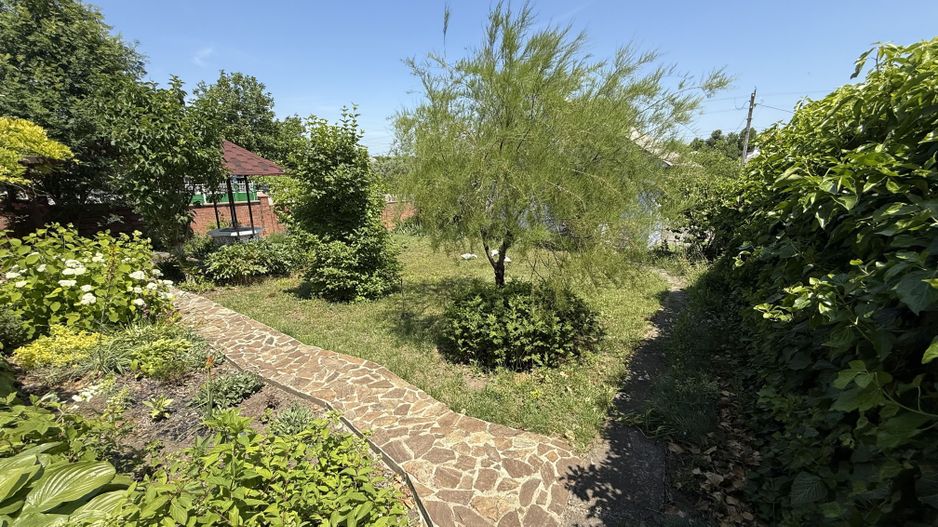 Casă de vânzare în satul Brăila, comuna Băcioi – locuință confortabilă într-un cadru liniștit și pitoresc - Poză 12
