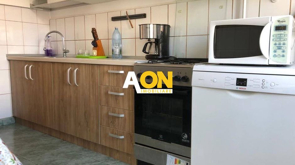 Apartament cu 3 camere, 2 balcoane, etaj 1, Ultracentral, parcare - Poză 5