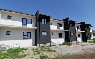 Casa P+1 in comuna 1 Decembrie - str. Victoriei - Poză 1