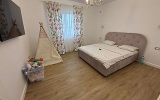 Casa garaj curte 600mp - Poză 4