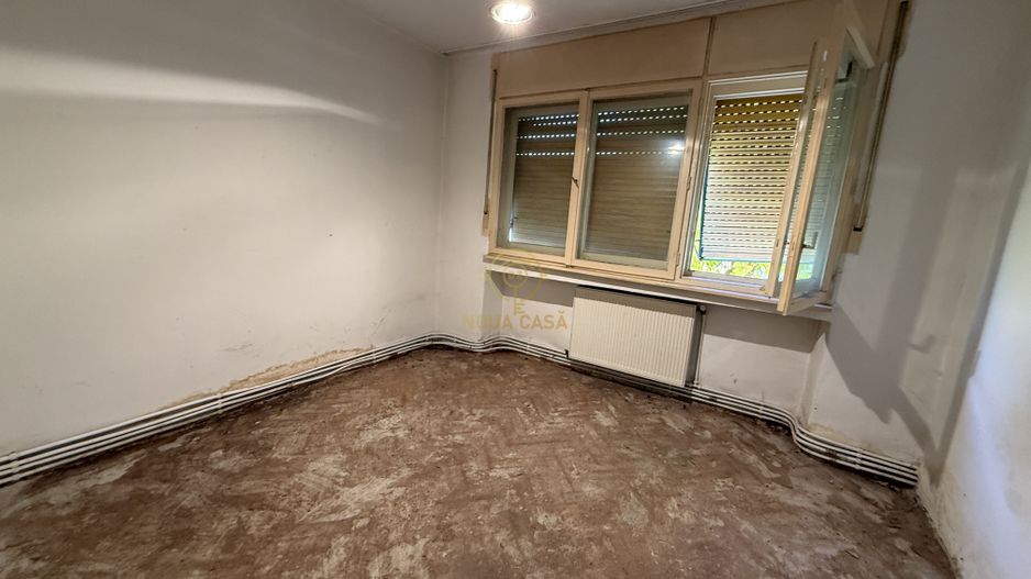 De vanzare Apartament Etajul 1 Micro 16/Zona Foarte Buna - Poză 5
