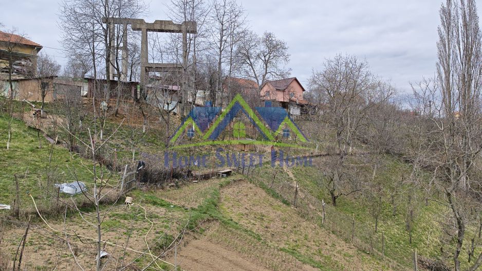 Casa de vanzare in Ghelari – liniste, natura si spatiu generos! Schimb - Poză 4