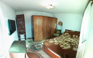 Casa cu personalitate in Calomfirescu – spatiu, liniste si teren gener - Poză 28