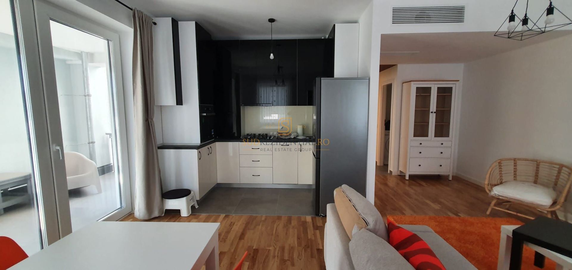 Apartament cochet cu terasa generoasa, 2 camere, in zona Parcul Carol - Poză 3