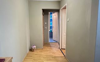 3 camere de vanzare , decomandat - 1000Euro/mp util - Poză 3