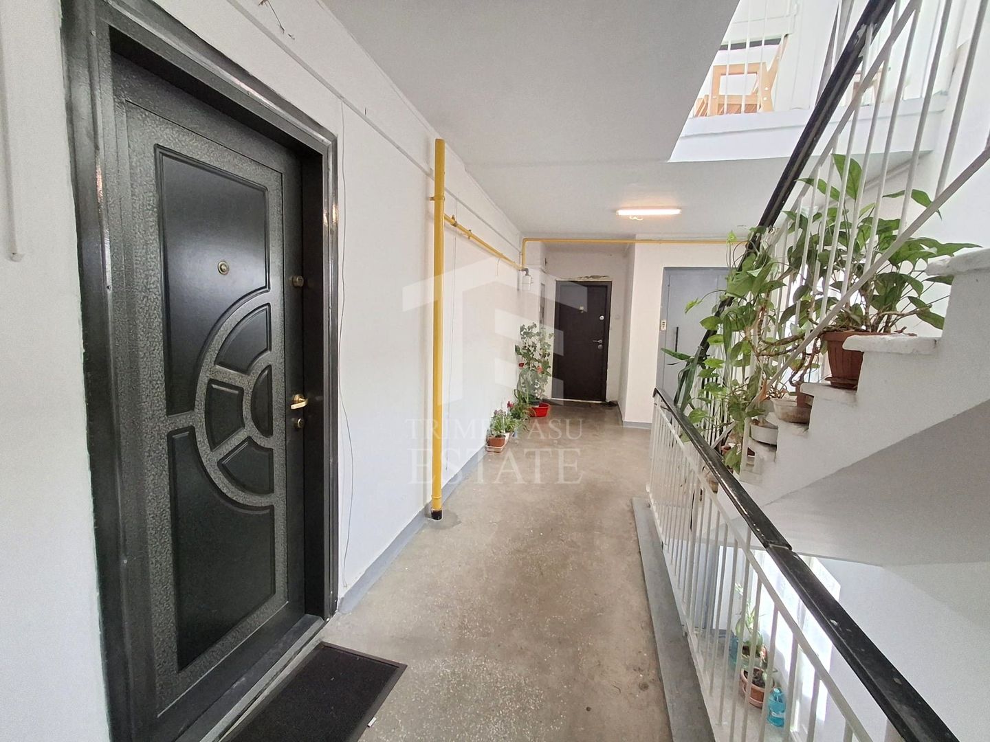 De Vanzare Apartament cu  3 camere  zona Mall Vitan - Poză 12
