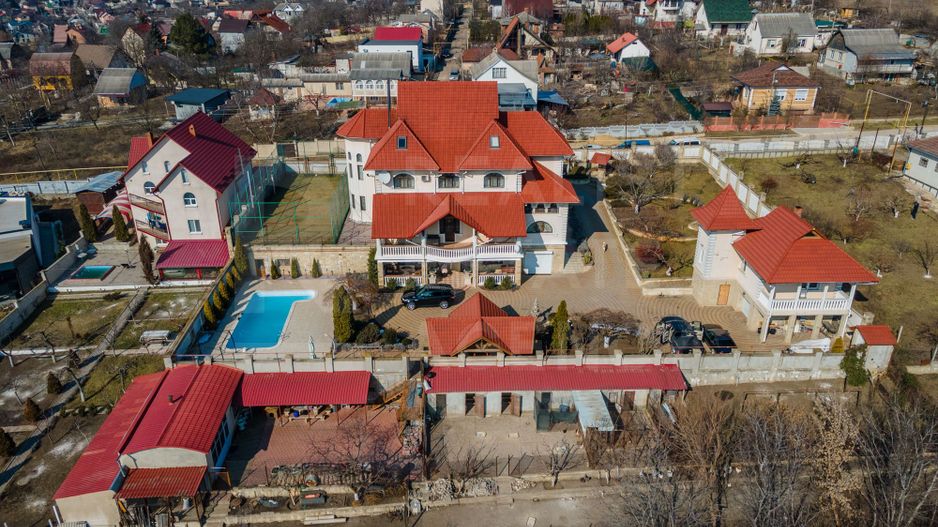 Vânzare casă de lux, 700 mp + 22 ari, situată în Tohatin - Poză 26