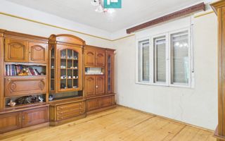 Casă cu 4 camere și teren de 4227mp în Curtici - Poză 7