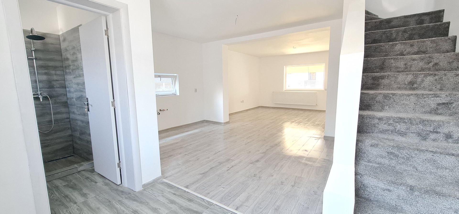 Casa finalizata intabulata in Cartier Izvor Tarlungeni Brasov - Poză 6