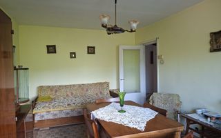 Apartament cu 4 camere de vanzare/centru Turda - Poză 2