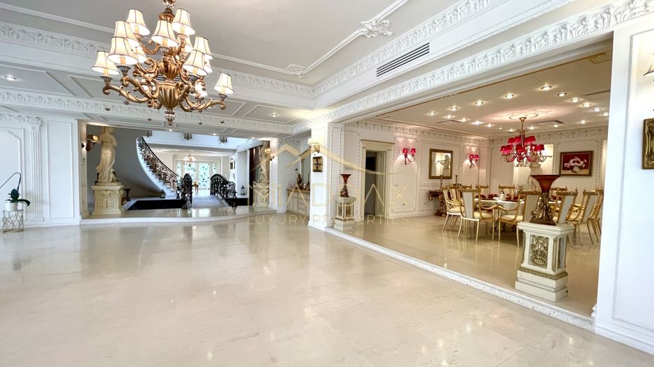 Impressive Villa *1500 SQM usable* 2613 SQM land / Open to the lake - Poză 8