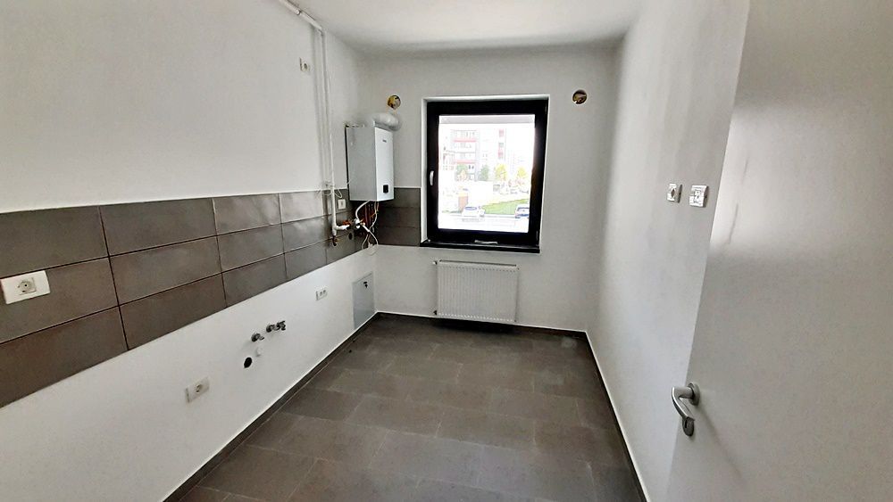 Zona Coresi, garsoniera de 42mp, etaj 1, finalizata, 69900 euro - Poză 6