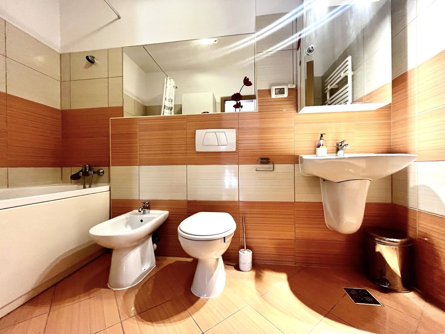 Apartament 3 camere, elegant, pe 2 niveluri,  cu garaj,  zona Aradului - Poză 12