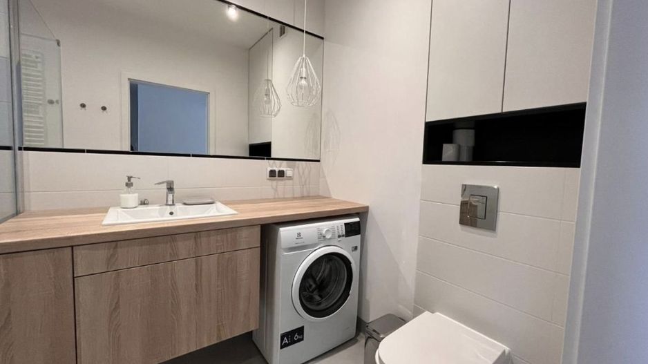 Apartament o camera,fix langa metrou,complex cu piscina - Poză 1