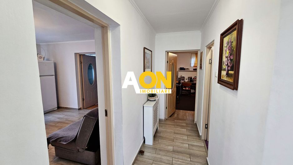 Casa 4 camere, 2 bai, 2 bucatarii, 1050 mp teren, zona Centru - Poză 4