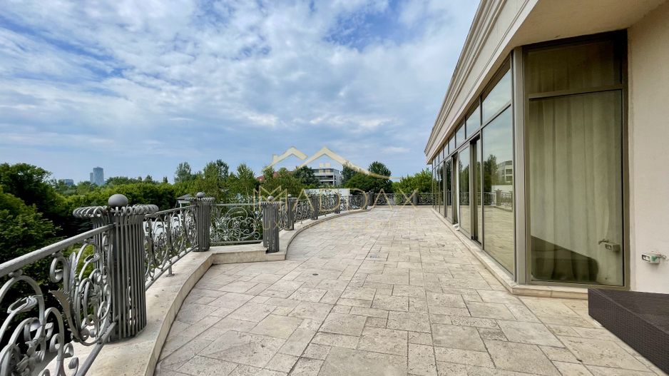 Impressive Villa *1500 SQM usable* 2613 SQM land / Open to the lake - Poză 40