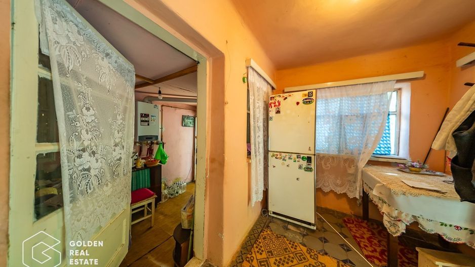 Casa cu 2 corpuri de cladire si teren 762 mp,  zona excelenta (Gradiste) - Poză 5