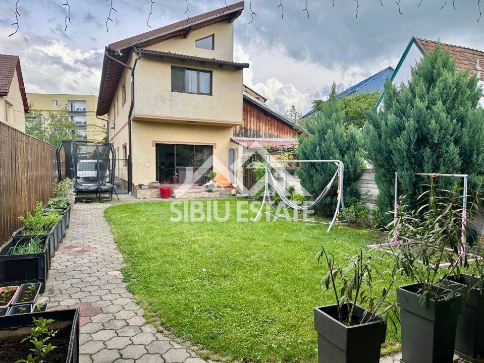 Casa tip duplex 5 camere 350 mp teren terasa cu zona gratar si pivnita - Poză 4