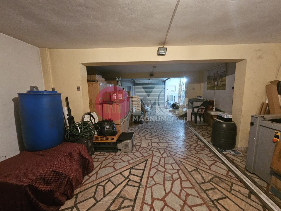 Casă Impresionantă de Vânzare Vitan ideal pentru Locuință sau Business - Poză 18