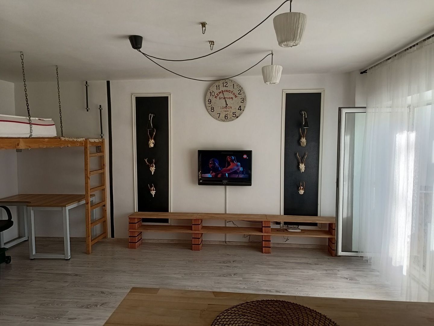 GAROSNIERA DECOMANDATA RENOVATA MOBILATA & UTILATA - Poză 2