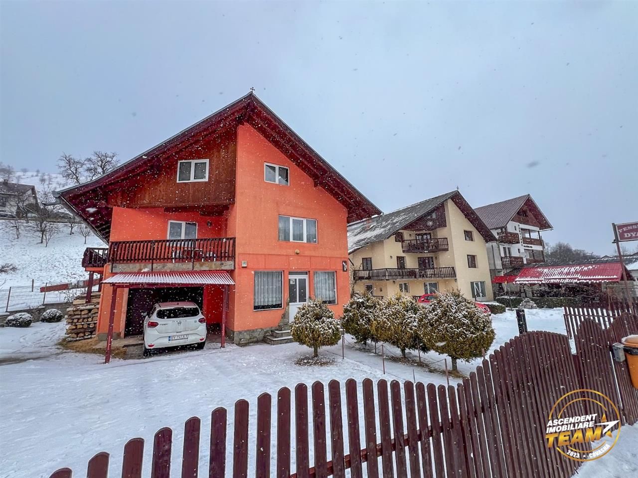 In regiune pitoreasca, cu view montan, Moeciu de Jos, Bran, Brasov - Poză 29