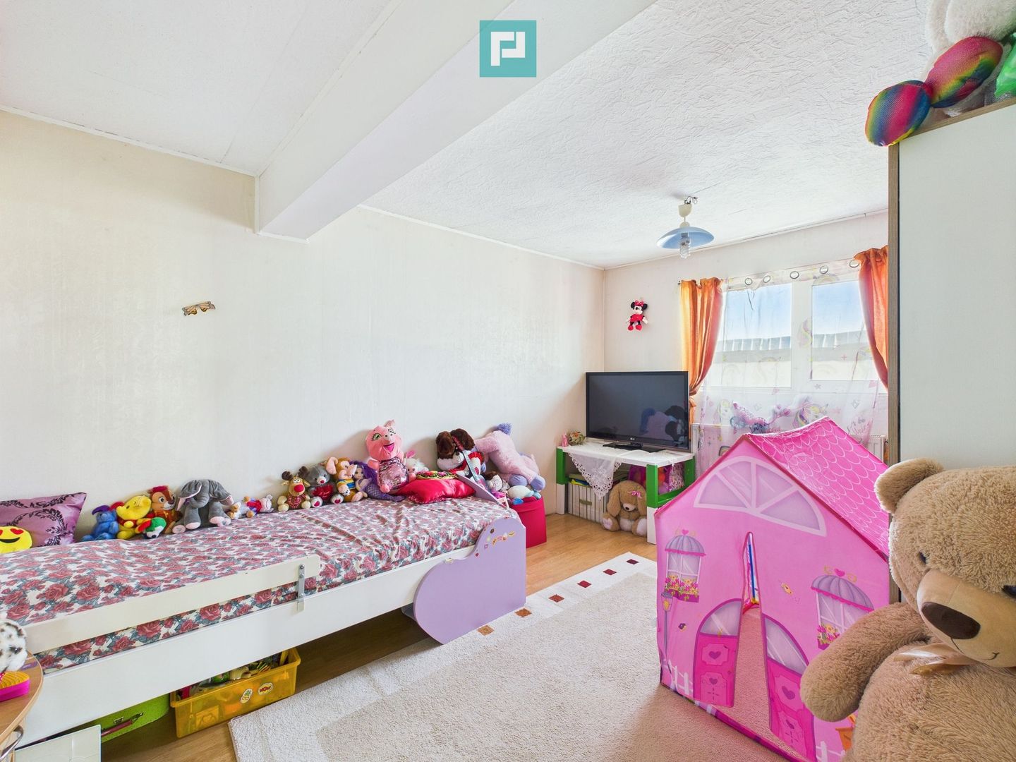 Casă cu 4 camere pe Bd. Laminorului – modernă și întreținută - Poză 13