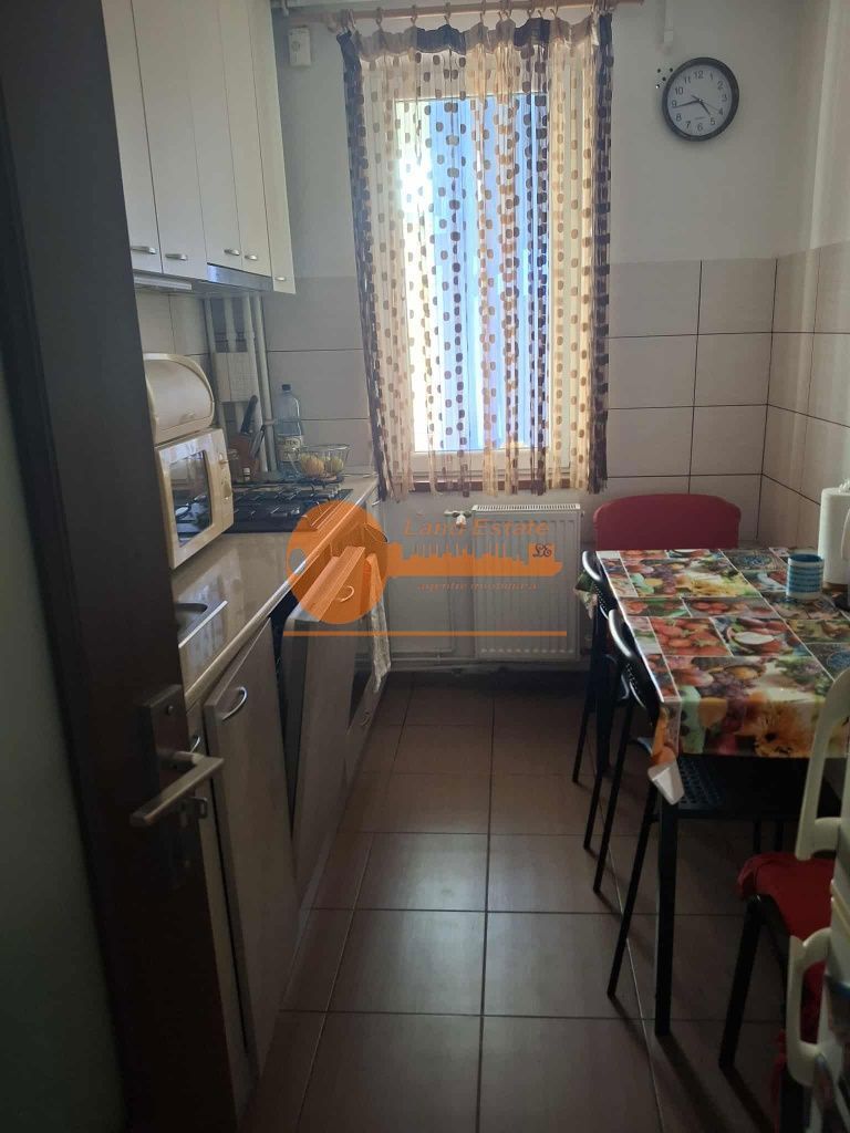 Apartament 3 camere | centrală proprie | Tei - Poză 3