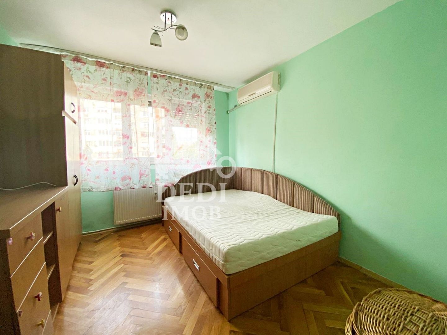 Apartament cu 3 camere de vanzare zona Bulevardul Dacia, Oradea - Poză 3