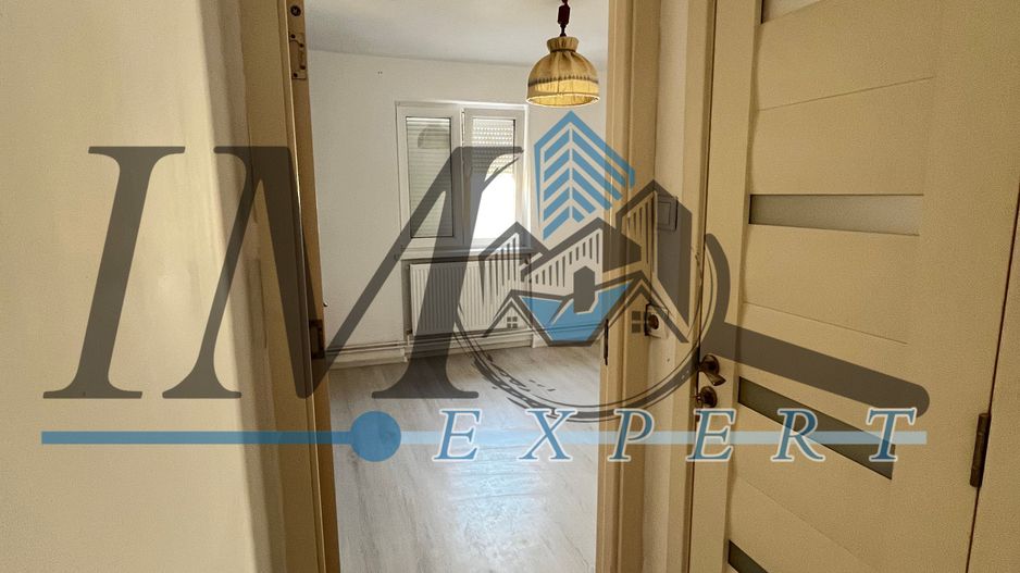 Apartament cu 3 camere renovat de vânzare in Sebeș - Poză 7