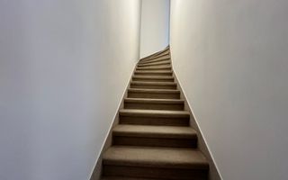 VILA CU 5 CAMERE SI CURTE DE 100 MP LA INCHIRIERE IN ZONA DOROBANTI - Poză 10