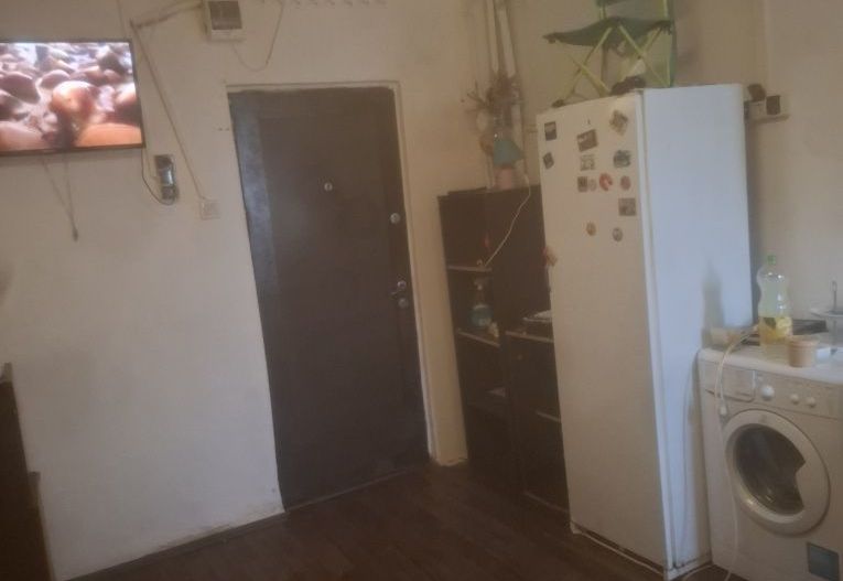 Garsonieră mobilată, etaj 2, lângă metrou Nicolae Grigorescu 250€ - Poză 2