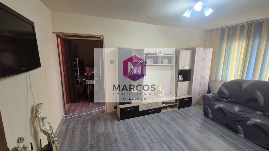 Vand apartament 3 camere Micro 3 - Poză 1