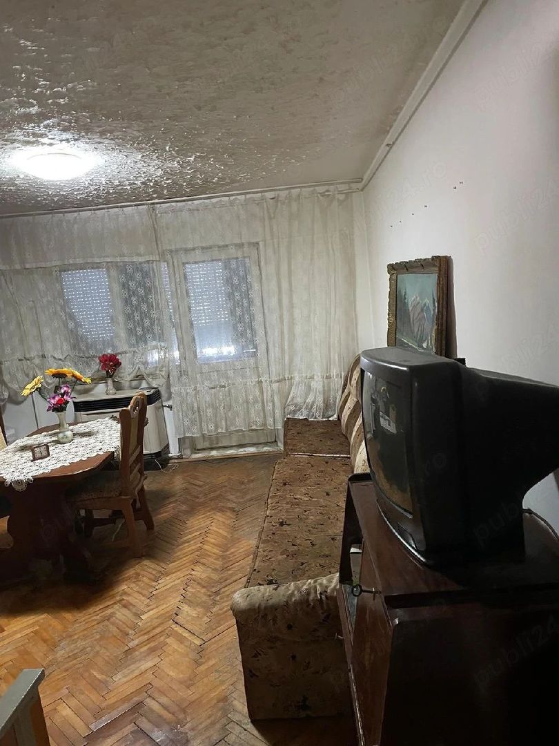 BRASADAS vinde ap 2 cam etaj 3/4 in Carpați 2. - Poză 1