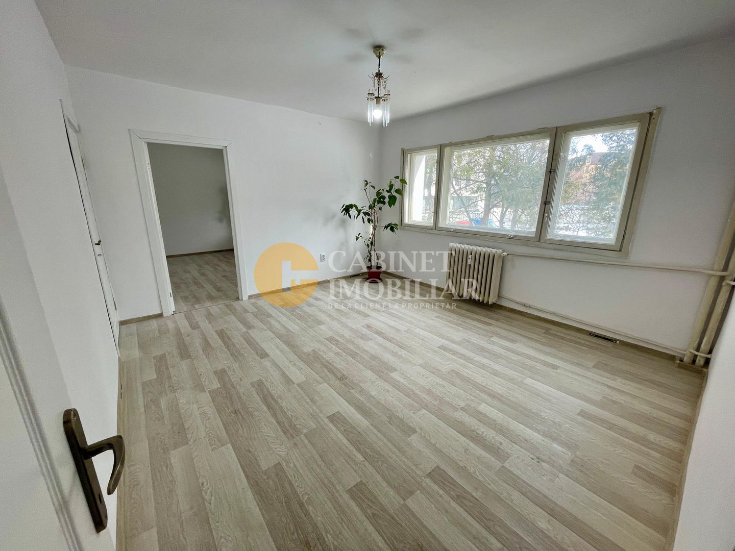 Apartament cu 3 camere - Etaj 1 - Fara Risc - Zona Palas - Poză 1