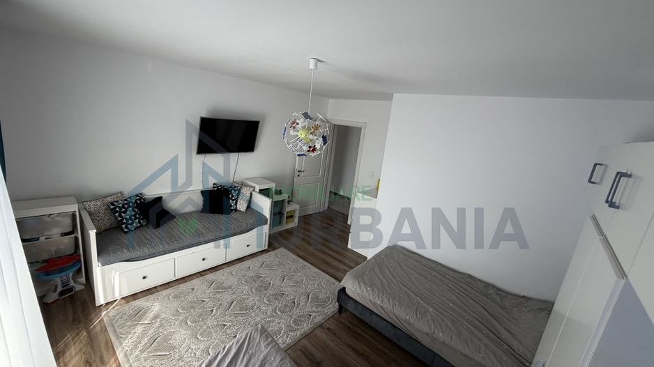Casă de vânzare, 5 camere, mansardă, mobilată și utilată, Miroslava - Poză 10
