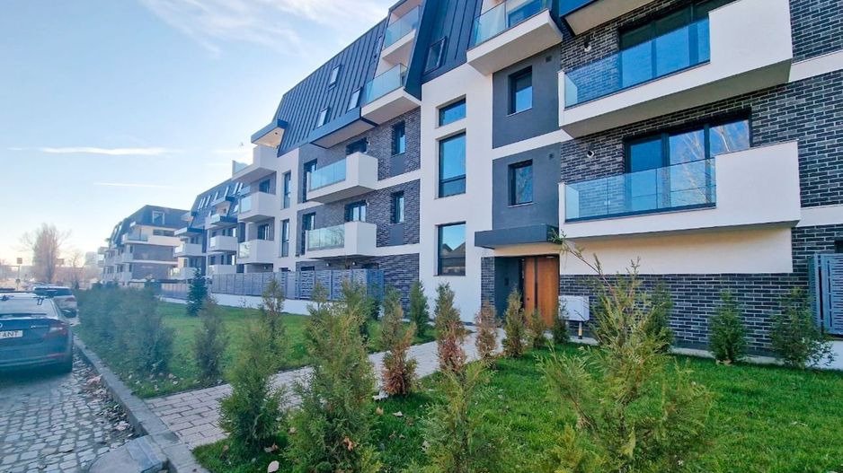 Închiriere | Apartament 3 camere | Parcare inclusă | Vedere Lac - Poză 2