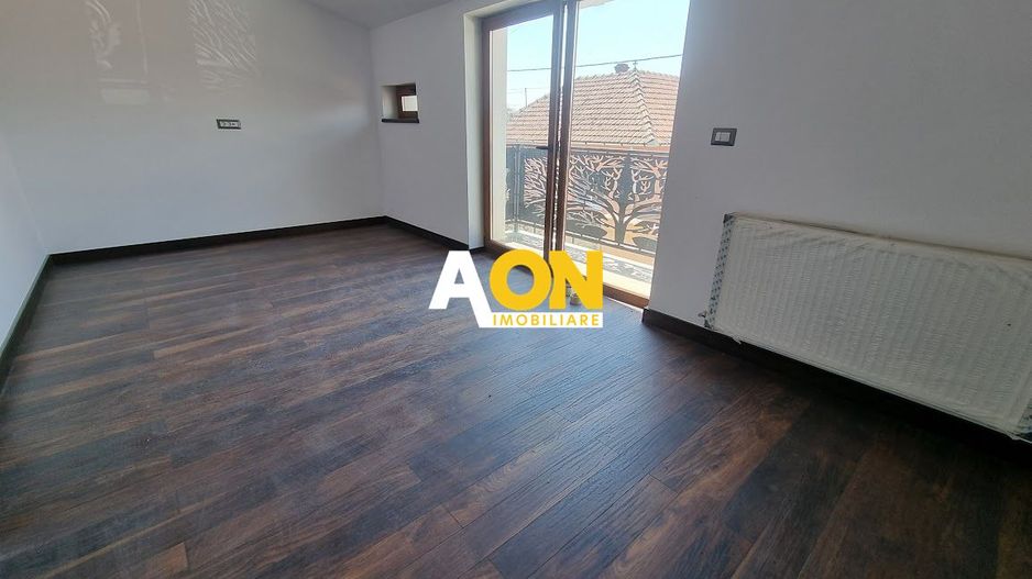 Casă modernă cu 3 dormitoare, terasă și teren generos - Poză 9