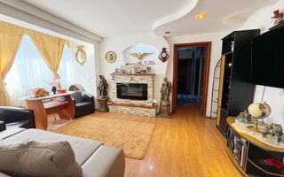 Apartament 4 camere de vanzare , Bulevardul Bucuresti - Poză 1