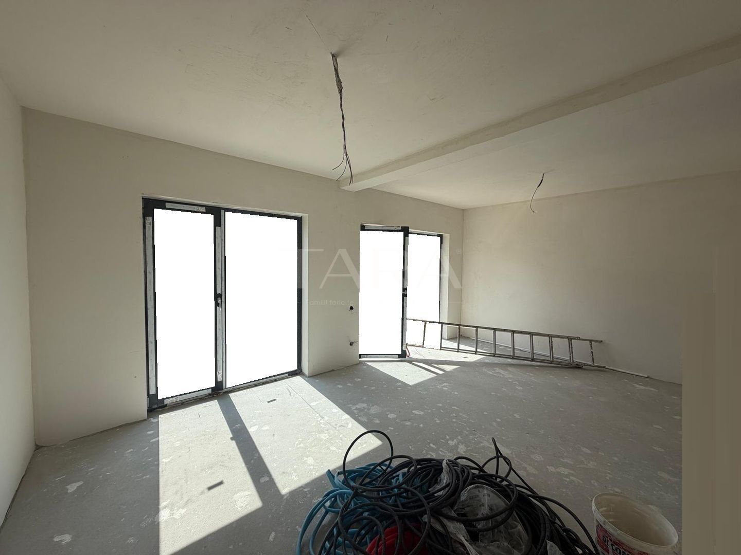 Duplex spațios cu 5 dormitoare, încălzire în pardoseală, Floresti. - Poză 1